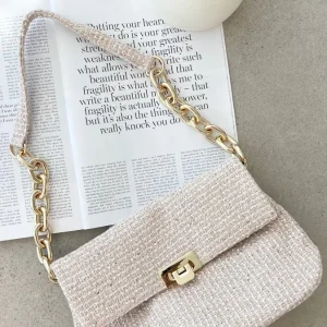 Bolsa de Mão Fion Boucle com Alça de Corrente - Camelo