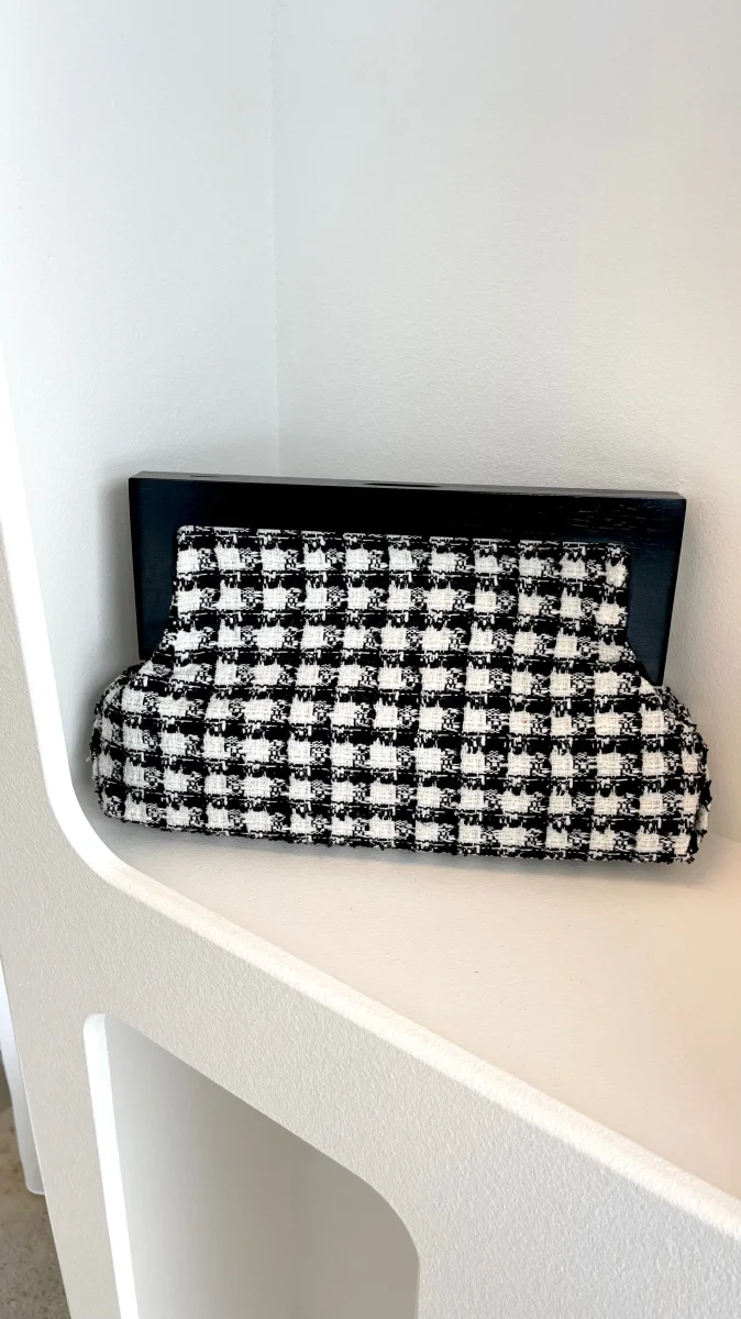 Clutch de Madeira Boucle Zoey - Preto e Branco - Image 4