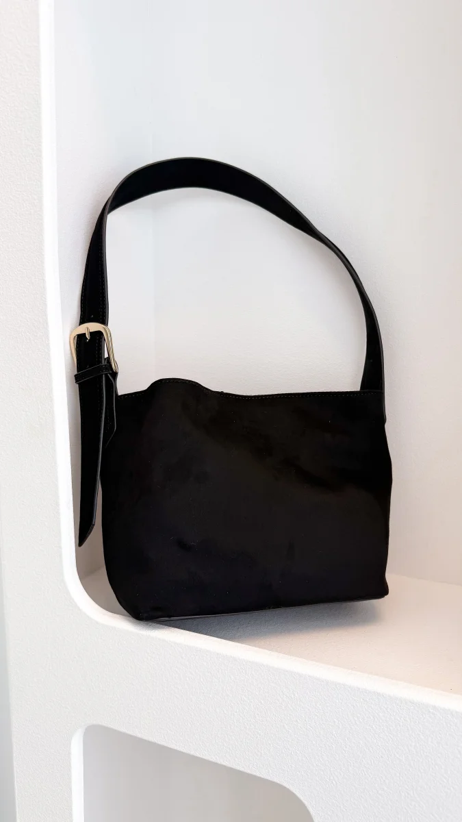 Bolsa de Ombro Freya em Camurça Preta - Image 2
