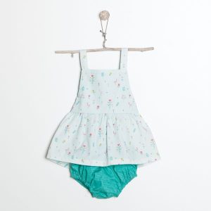 Vestido e tapa fralda